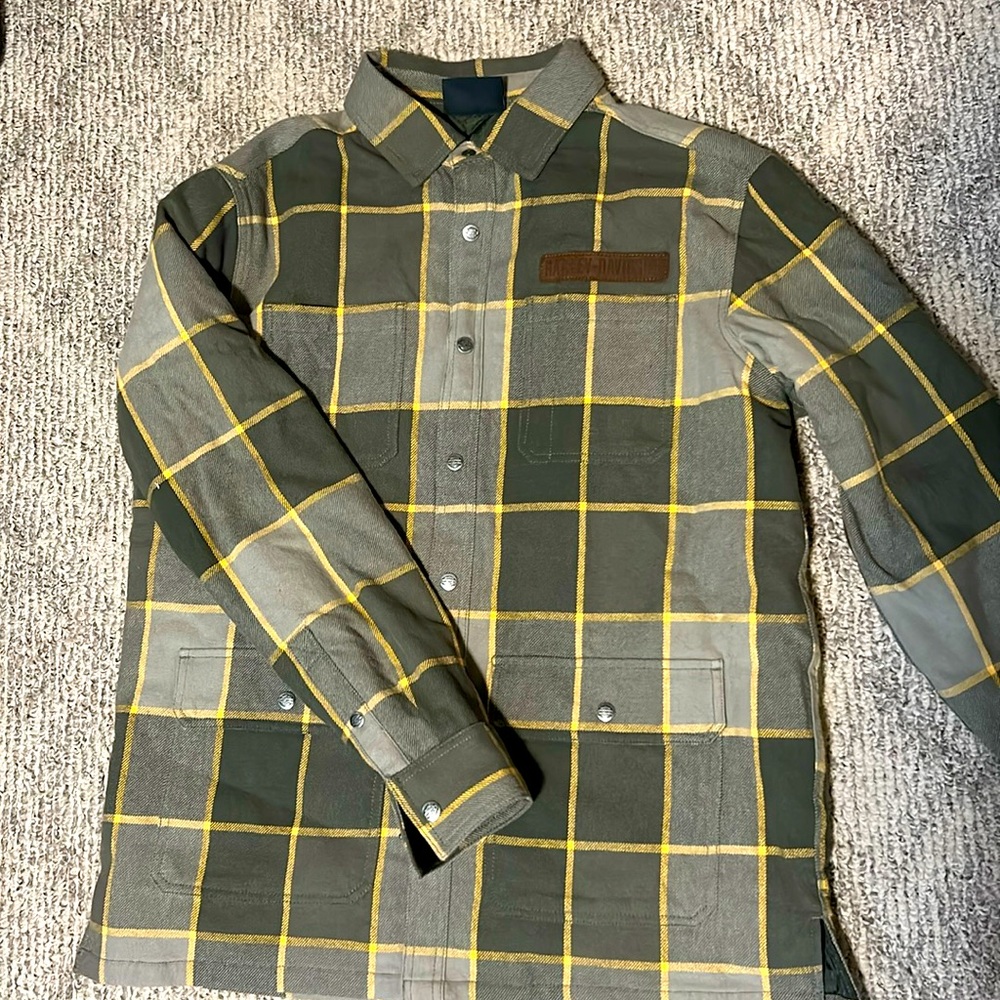 Mens Large Harley-Davidson green and yellow button down sweatshirt.